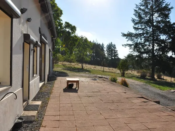 Charmante maison de campagne avec 2,5 hectares de prairie à