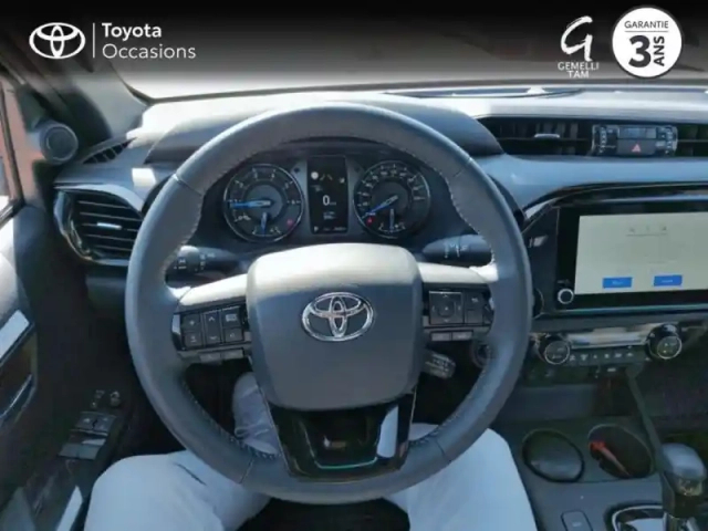 Toyota Hilux 2.8 d-4d 204ch x-tra cabine invincible 4wd bva my25 — photo 9