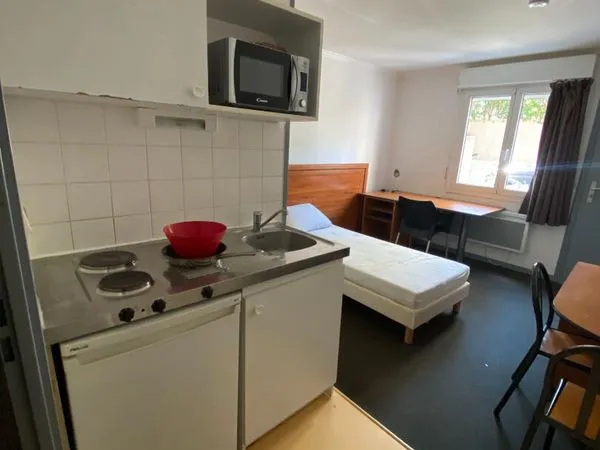 Studio 1 pièce 19 m²