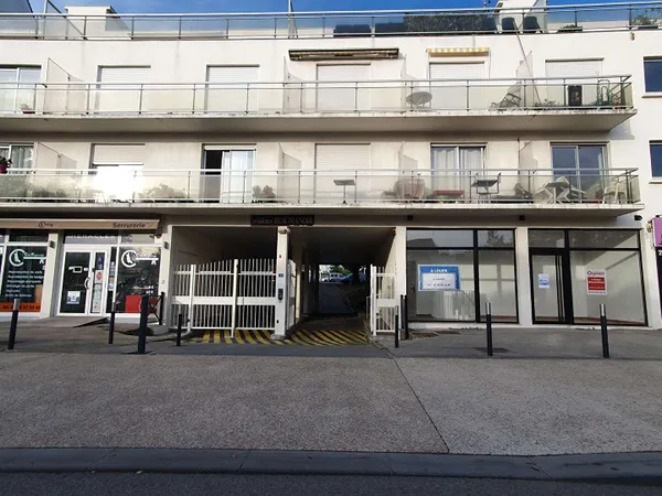 Garage/Parking