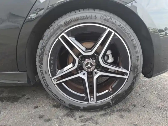 Mercedes Classe A 200 d amg line — photo 30