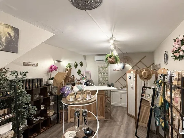 Boutique 28 m² L'ISLE-SUR-LA-SORGUE