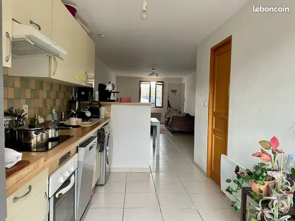 Loue t2 meublé avec jardin centre jouques