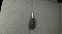 Renault Clio 1.5 dCi 100ch Evolution - 25 — photo 16