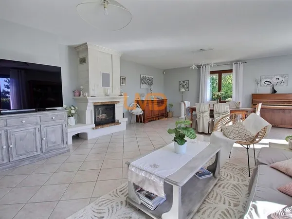 Maison plain-pied 177 m², 5 chambres, DPE B
