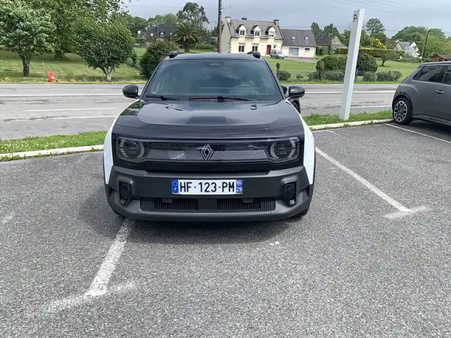 Renault 4 renault  e-tech electrique 150 ch autonomie confort — photo 7