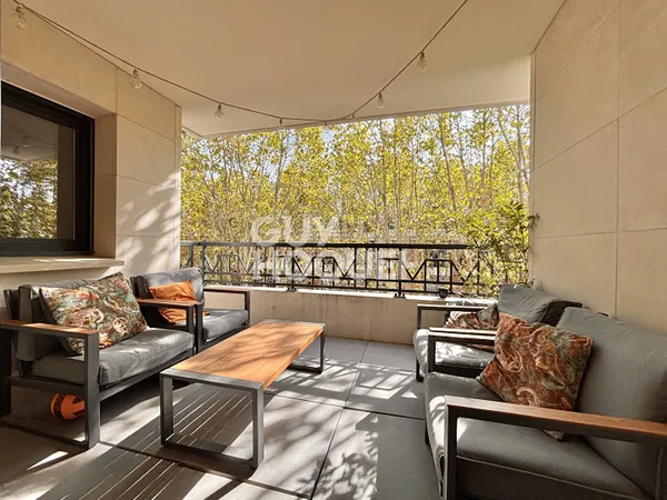 Secteur Michelet /porte de clignancourt Appartement Meublé 3 pièces 69 m² -terrasse -cave-parking