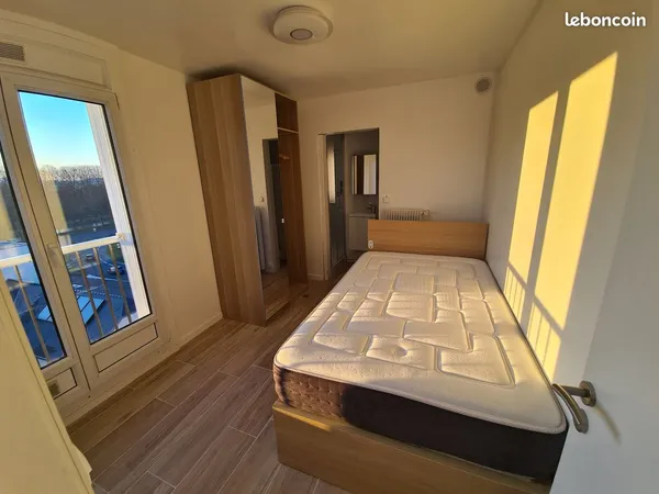 Colocation Reims - Chambre avec douche perso