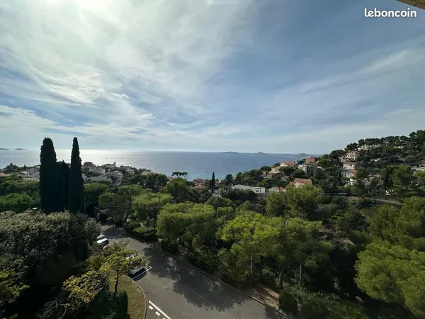 T3/4 120m2 residence Les Alpilles terrasse + parking