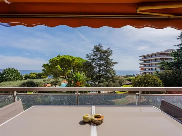 NICE OUEST - BELLES TERRES - APPARTEMENT 4/5 PIECES DE 124 M² A VENDRE - GRANDE TERRASSE - VUE MER -