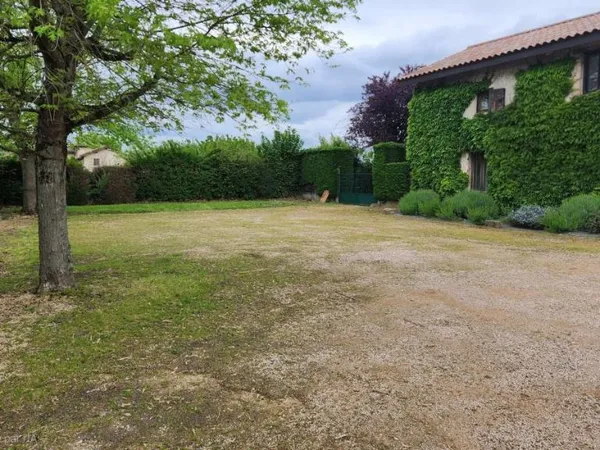 Maison 6 pièces 222 m²