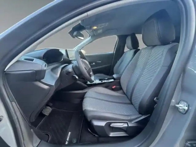Peugeot 208 e- 136ch allure — photo 24