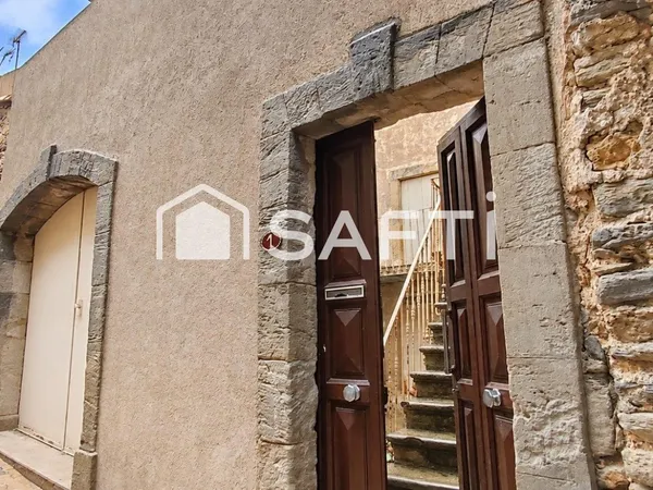 Maison de village à rénover env. 315m2 au sol, deux cours