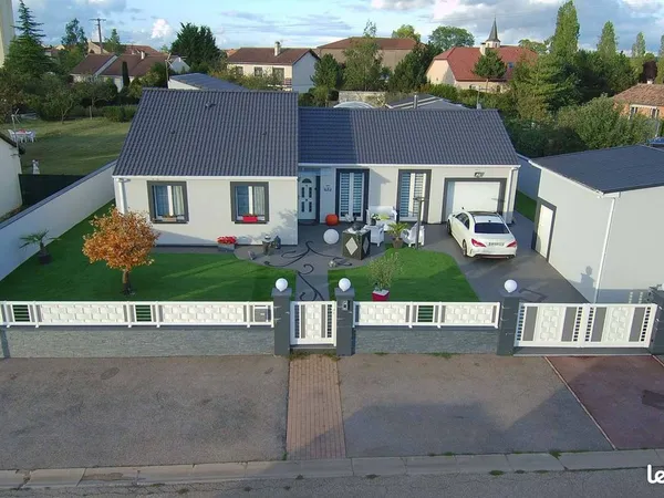 Maison plain pied 173m2 avec piscine couverte