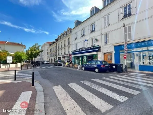 Boutique 128 m² MAISONS ALFORT