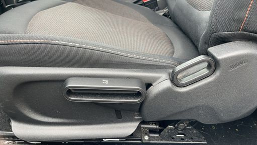 Mini One 1.2 102 - Hatch – 2016 – 126356 km – Essence – Boîte Manuelle — photo 13