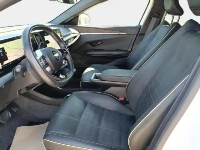 Renault Megane e-tech electric ev60 220ch iconic super charge — photo 14
