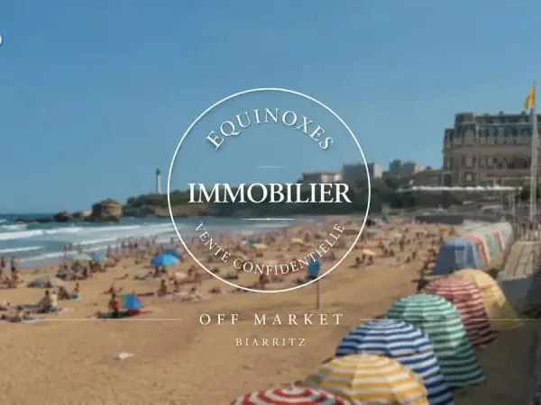 BIARRITZ  Centre-ville  Appartement à rénover de 180 m²  8 pièces  À deux pas de la Grande Plage