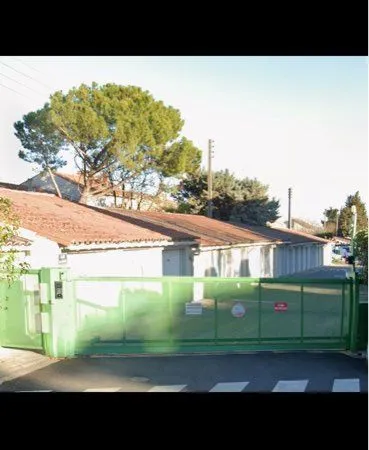Garage extérieur