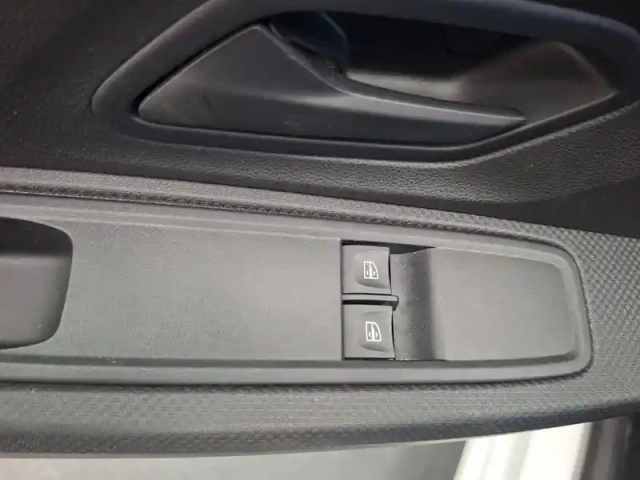 Dacia Sandero sce 65 — photo 32