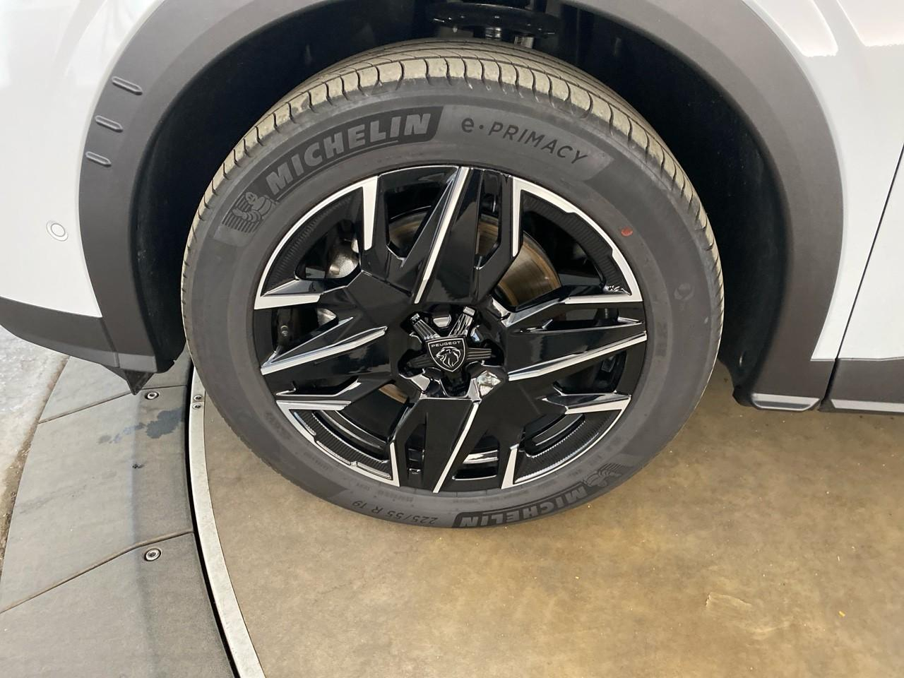 Peugeot 5008 hybrid 145 ch e-dcs6 gt exclusive — photo 11