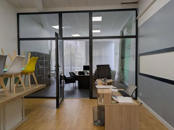 Bureaux 77 m²