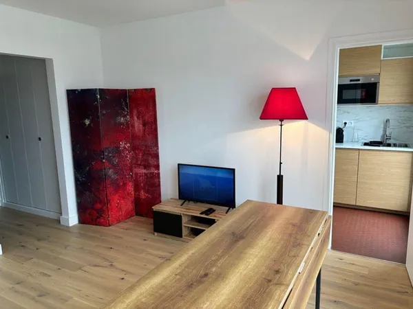 Studio meublé refait à neuf