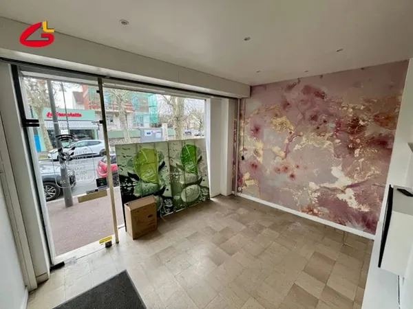 Local 65 m²
