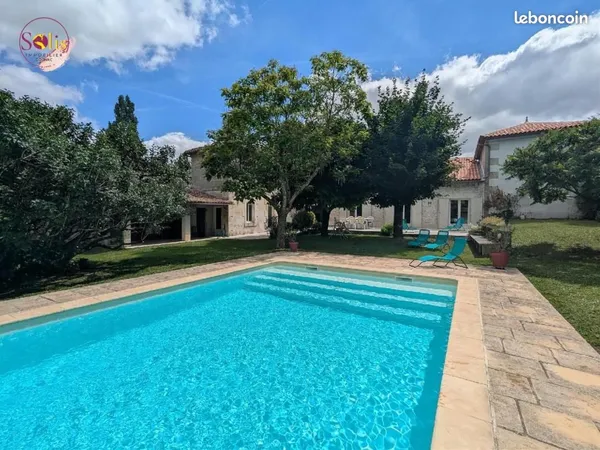 Maison 12 pièces 390 m²
