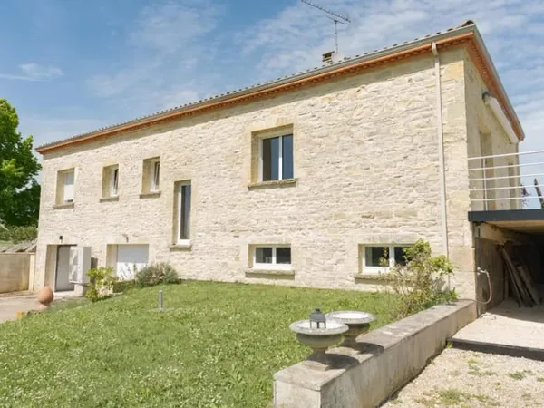 Villa 9 pièces 220 m²
