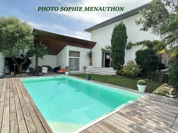 Maison de caractère 8 pièces 221 m²