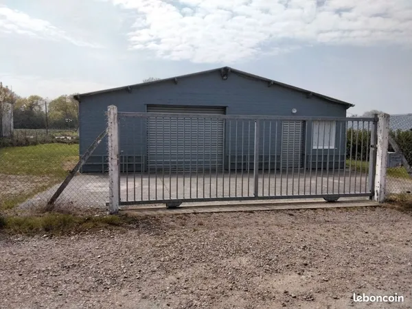 Local commercial ou artisanal 180m2