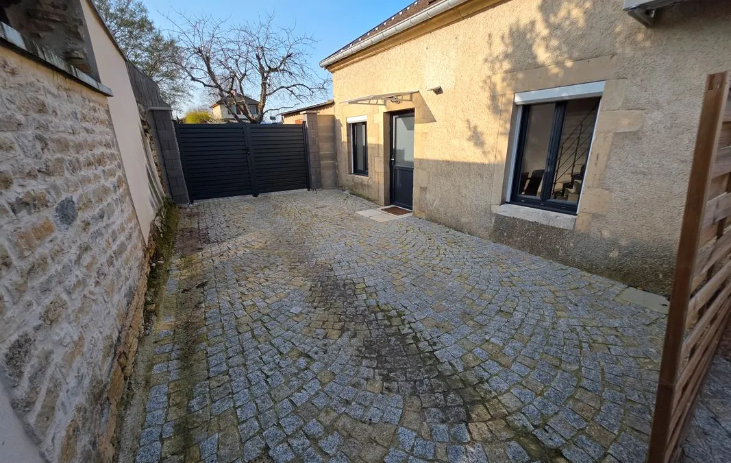 Photo 1