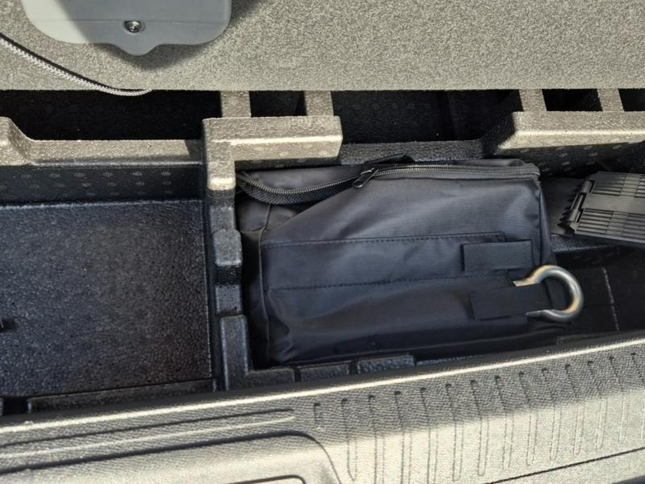 Peugeot 408 phev 225ch allure pack e-eat8 — photo 6