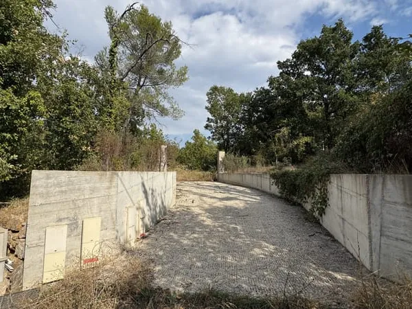 TERRAIN CONSTRUCTIBLE A VIABILISER
