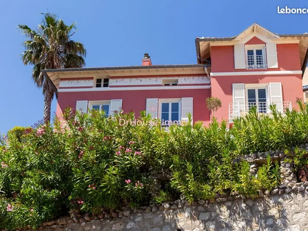 Villa 7 pièces 260 m²