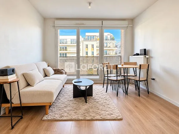 Charmant 2 pièces de 41 m² avec balcon, à proximité immédiate du coeur de ville et de La Défense