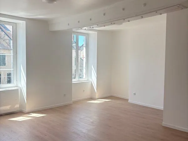 Location appartement F3/T3 duplex à Moulins-Engilbert avec jardin