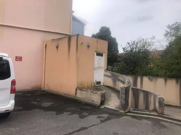 Parking 13 m²