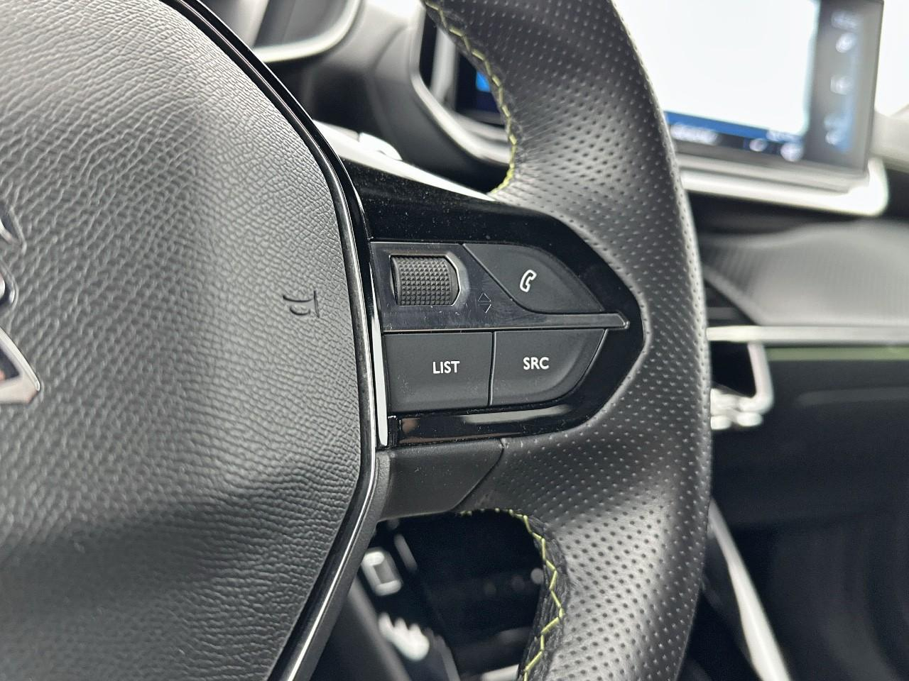 Peugeot 2008 puretech 130 s&s eat8 gt — photo 19