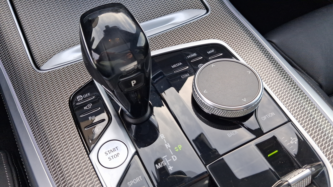 BMW X5 xDrive45e 394 ch BVA8 — photo 18
