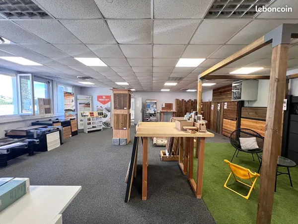 Local 231 m² BESANCON