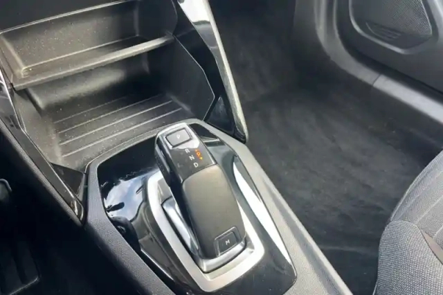 Peugeot 2008 puretech 130 s&amp;s eat8 — photo 69