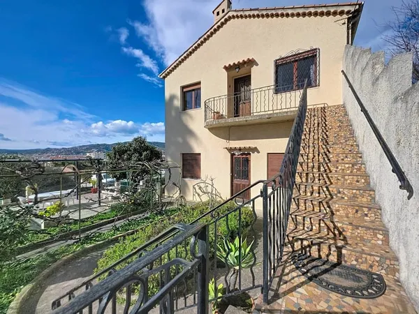 A Vendre - Haut De Villa 5P 93M2 - Garage Et Vue Mer