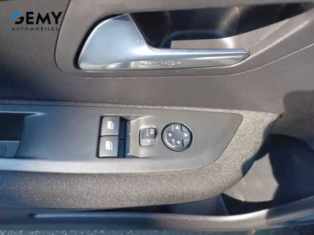 Peugeot 208 electrique 50 kwh 136ch — photo 12