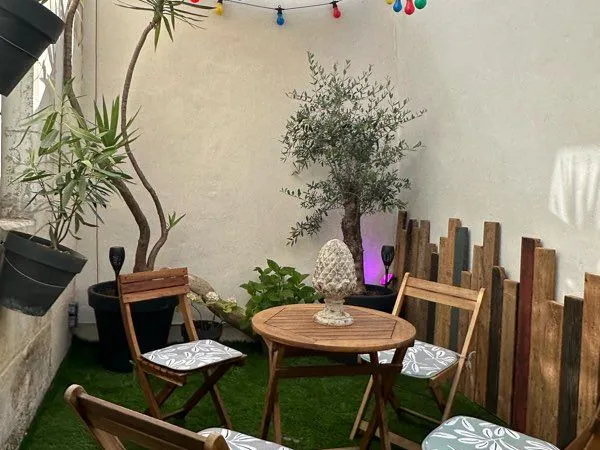 Appartement meublé 45 m² avec cour privative - Hypercentre La Rochelle