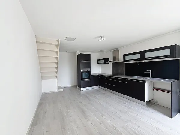 Joli duplex avec cour privative à BALAN, 1 chambre, 1 bureau, idéal premier achat ou investisseurs !