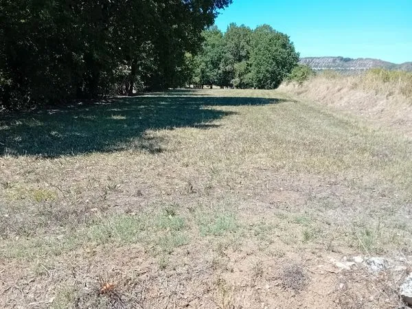 Terrain plat constructible à caillac