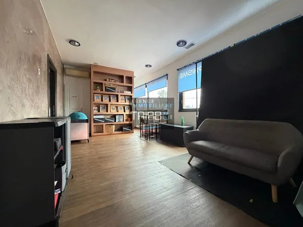 Local 102 m²