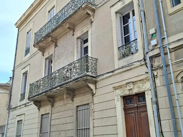 Location - Appartement T5 de 144 m2 avec deux balcons et ca